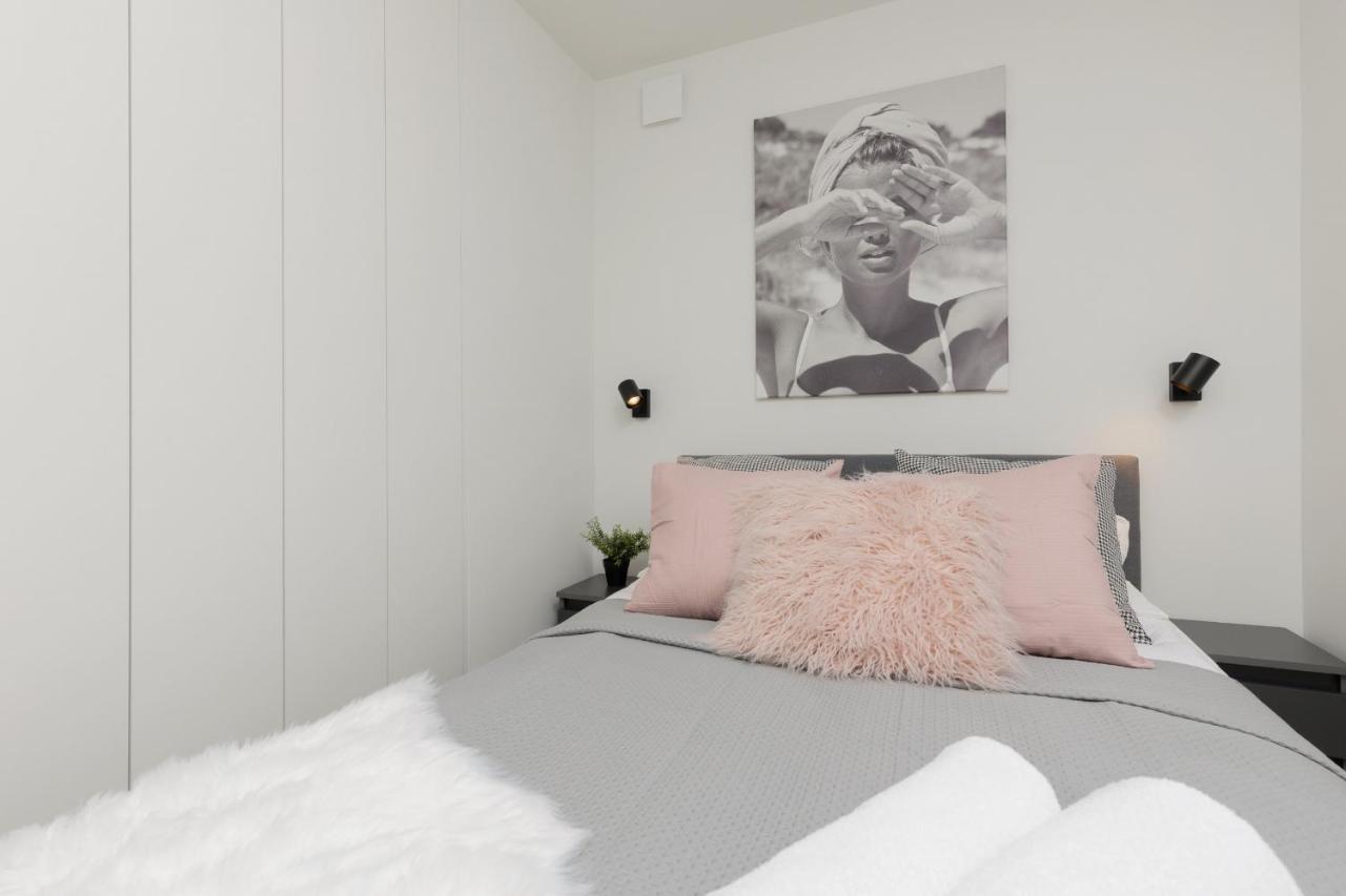Cosy Dream City Center Apartment By Noclegi Renters Варшава Екстериор снимка